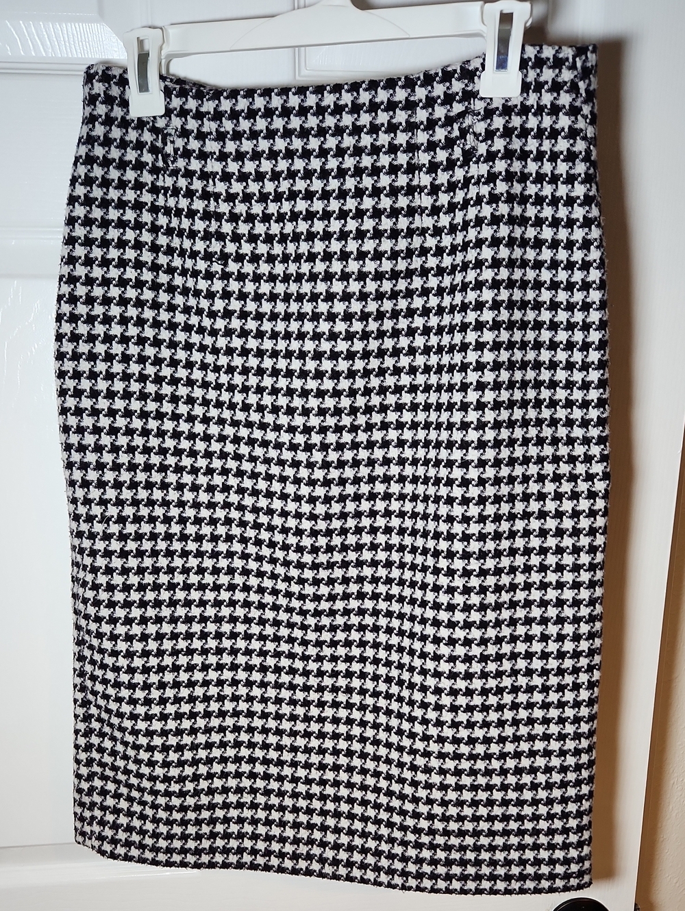 Houndstooth Pencil Skirt
